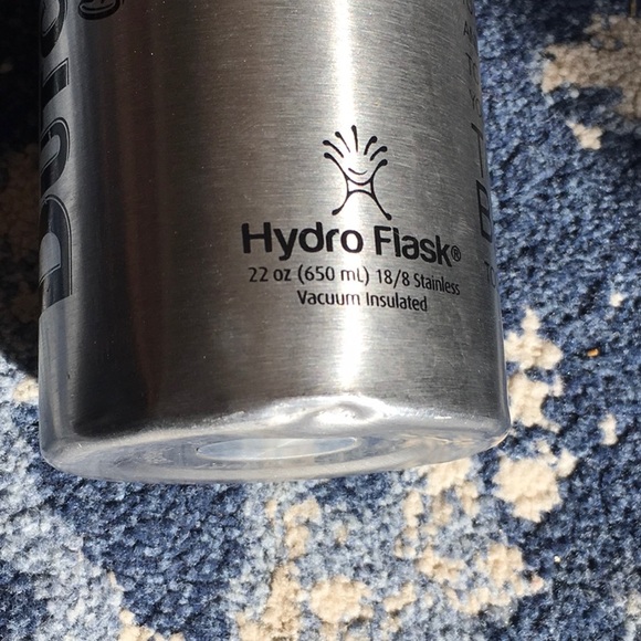 Hydro Flask bottle - Picture 5 of 7